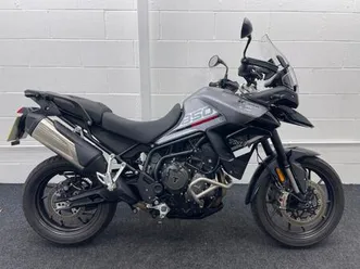 triumph tiger 850 sport abs * 2709 miles - quick shifter - all keys and books *