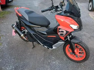 aprilia sr gt 125