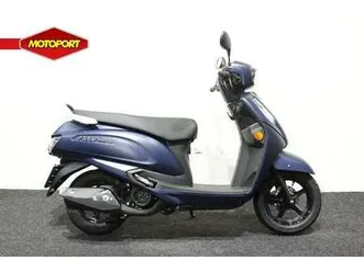 suzuki address 125 zwart