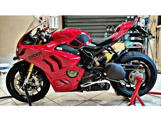 vendo ducati panigale v4 s (2022 - 24) usata a acireale (codice 9920428) - moto.it
