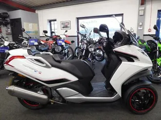 peugeot metropolis 400 - 2021 - 1,771 miles at penrith motorcycles