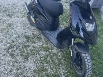 piaggio typhoon nero