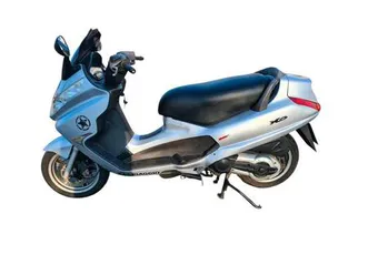 piaggio x8 400 motorroller mit 25kw