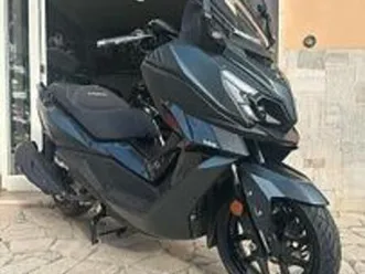 sym cruisym 300 - prenotabile