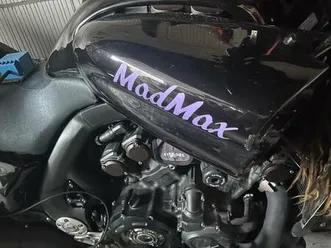 ② yamaha vmax 1700 cc