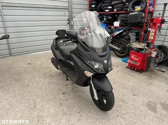 piaggio xevo