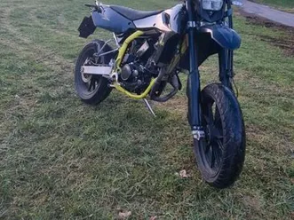 swm sm 125 r / motorrad / 125 ccm