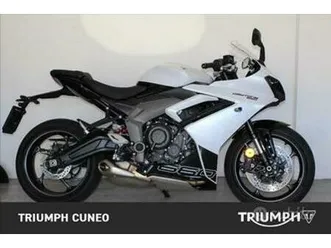 triumph daytona 660 abs