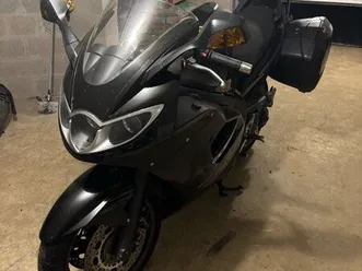 triumph 1050 st sprint