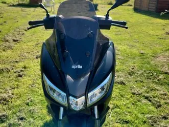 scooter aprilia sxr 50