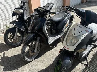 lot véhicules 50 2 roues