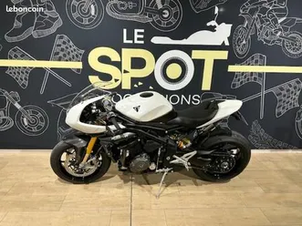 triumph speed triple speed triple 1200 rr