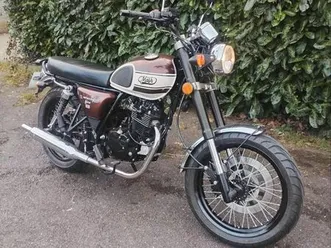 moto 125 mash