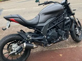 moto benelli 502c