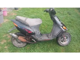 scooter 50 2t gilera stalker vendu a la pièce ou complet en fonction de la demande peut être année 2004 a vérifier avec pot ninja si 1 pièce vous intéresse merc