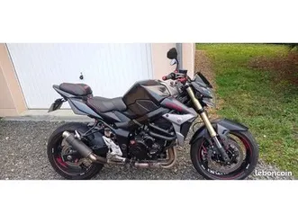 suzuki gsr 750