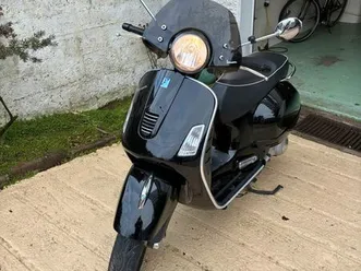 scooter vespa 300 gts