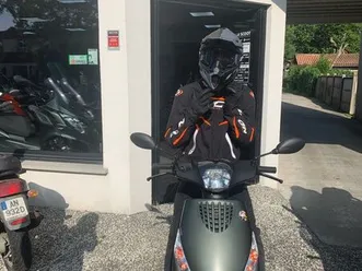 scooter piaggio zip 50 4t