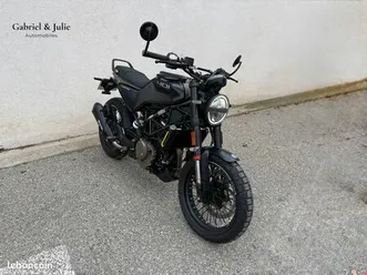 husqvarna svartpilen 401 - 24 km – état neuf – 44 ch garantie 09/2026