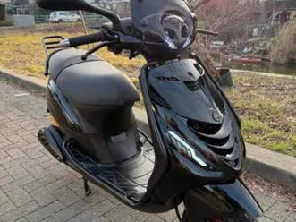 piaggio zip brom sp 80cc glans zwart 45km 2022 full option — scooters | piaggio — marktplaats