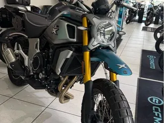 cf moto 700 clx adventure