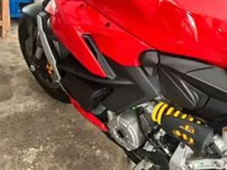 ducati streetfighter v2