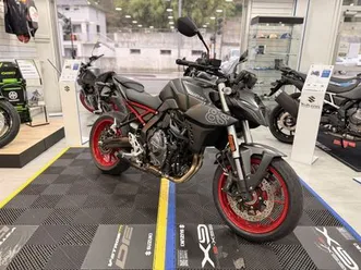suzuki gsx-8s 2025 800 cm3 | moto roadster | 151 km | noir | 77100 meaux