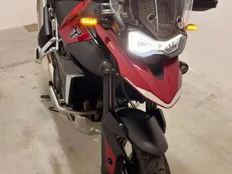 triumph tiger 900 rosso