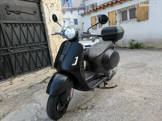 piaggio vespa gts 300 full black