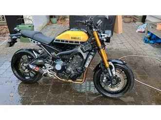 ② yamaha xsr 900 60th anniversary. akraprovic uitlaat.