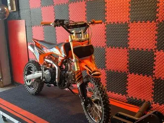 dirt bike / édition professionnel probike 125 cm3 semi automatique / état neuve / utiliser 3 fois /
