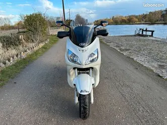 magnifique tgb xmotion 250 blanc 2009 7500 km