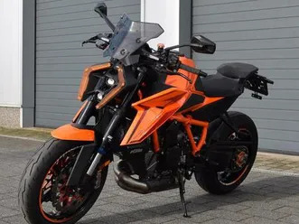 ② ktm 1390 super duke r evo