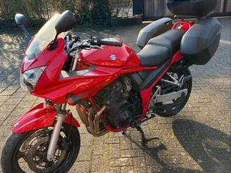 ② suzuki bandit 650 met kofferset