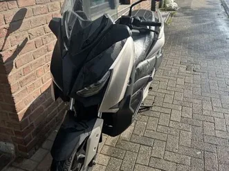 yamaha x-max 300