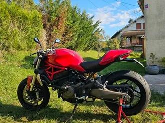 ducati monster 821 r faible kilomètres