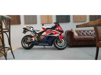 ② honda cbr 1000 rr