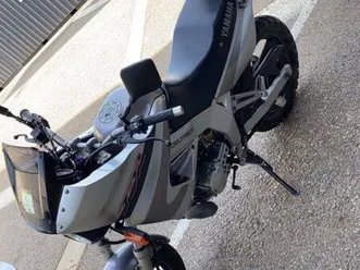 moto yamaha 125 td + casque ganté