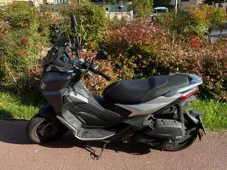 scoteur aprilia sr gt