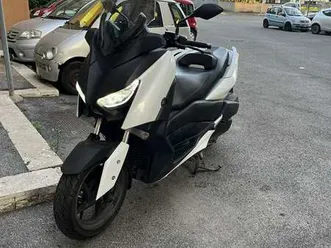 yamaha x-max 300 bianco