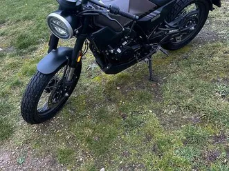 ② brixton crossfire 125 cc