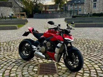 ② ducati streetfighter v4
