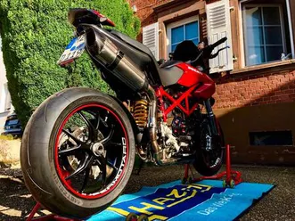 ducati hypermotard 1100