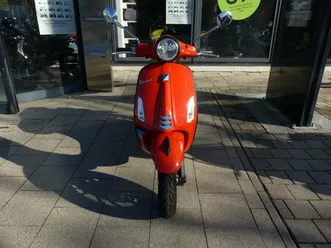 vespa primavera 50 color vibe