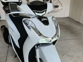 honda sh 125i bianco