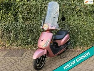 sym fiddle 2 e4 rose gold windscherm drager betaal met in3 — scooters | sym — marktplaats
