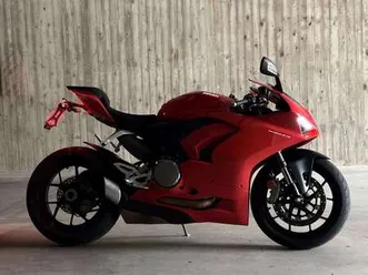 ducati panigale v2 rosso