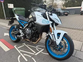 suzuki gsx 8s