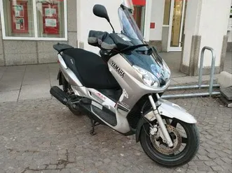 yamaha x-max 250