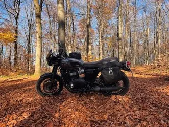 ② triumph bonneville t120 black